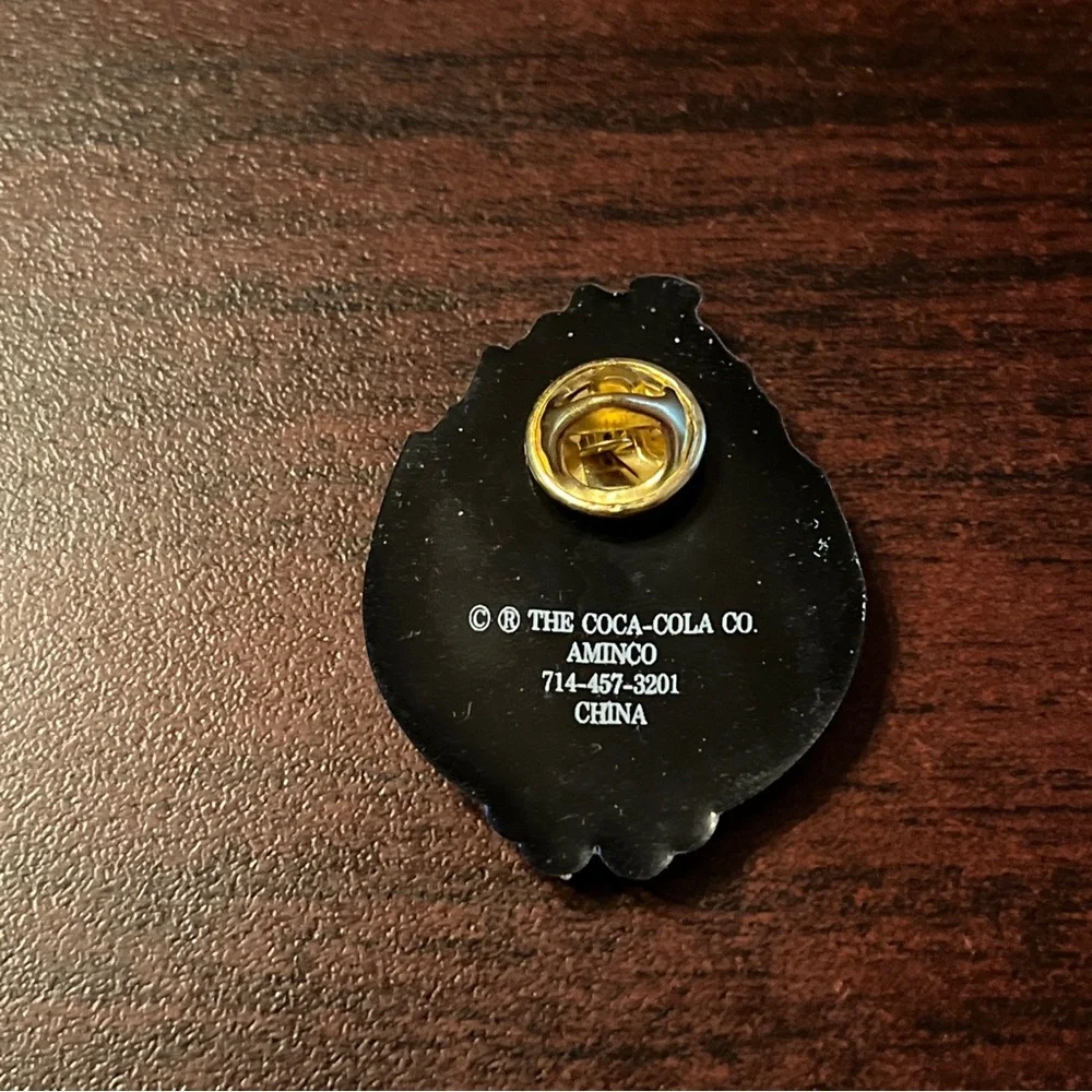 Coca Cola‎ Proud Olympic Sponsor Polar Bear Rubber Lapel Hat Pin
